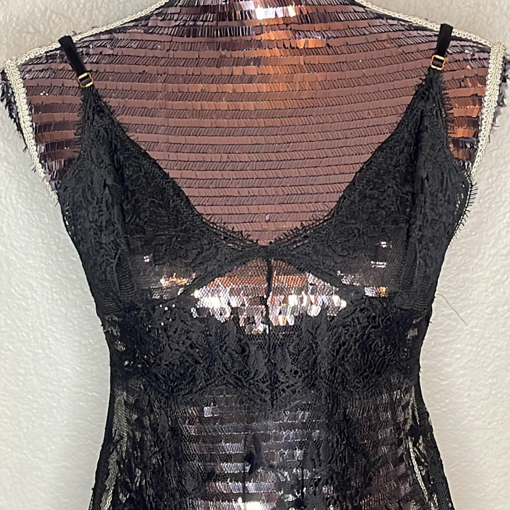 🎉HP🎉 Victoria’s Secret Unlined Stretch Lace Slip (M) - Picture 3 of 9